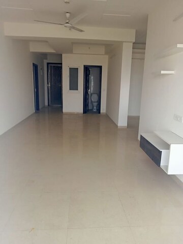 Room in 4 BHK Villa at Amrapali Dream Valley, Tech Zone 4 Greater Noida – for Sale
