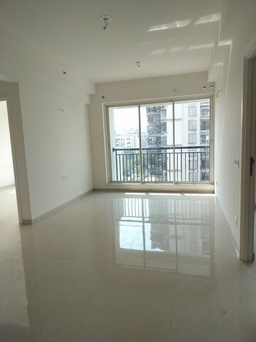 Room in 2.5 BHK Apartment at L&T Seawoods Residences Phase 2, Seawoods – for Rent