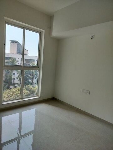 Room in 2.5 BHK Apartment at L&T Seawoods Residences Phase 2, Seawoods – for Rent