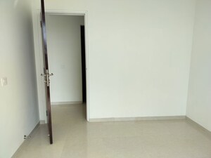 Room in 2.5 BHK Apartment at L&T Seawoods Residences Phase 2, Seawoods – for Rent