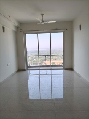 Room in 3 BHK Apartment at L&T Seawoods Residences Phase 2, Seawoods – for Rent