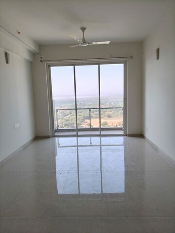 Room in 3 BHK Apartment at L&T Seawoods Residences Phase 2, Seawoods – for Rent
