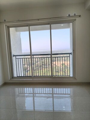 Room in 3 BHK Apartment at L&T Seawoods Residences Phase 2, Seawoods – for Rent