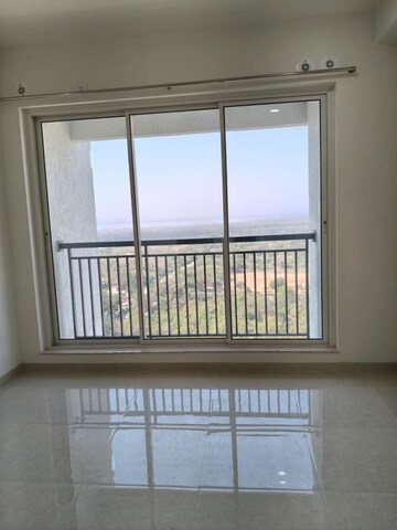 Room in 3 BHK Apartment at L&T Seawoods Residences Phase 2, Seawoods – for Rent