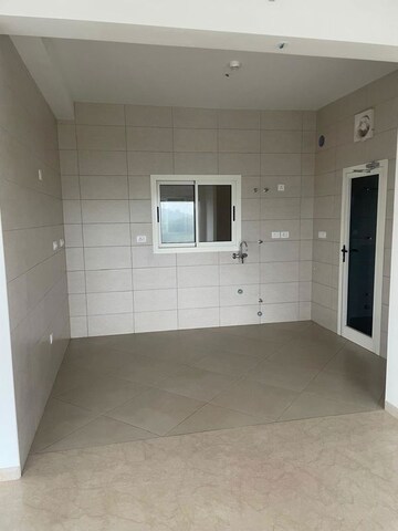 Room in 3 BHK Apartment at Kothrud – for Sale