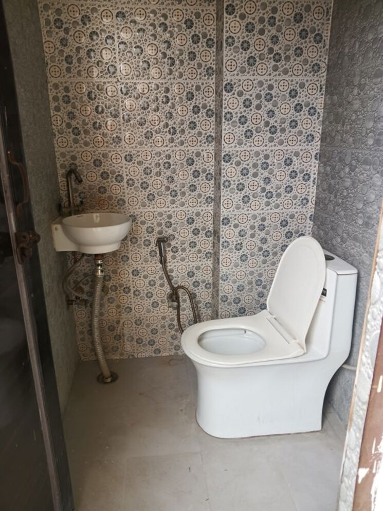 Bathroom, devli 1 Bedroom 450 Sq.Ft. Apartment In Devli Delhi 9736809