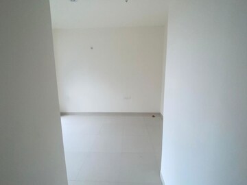 Furnished Amenities in 2 BHK Apartment at Lodha Woods, Kandivali East – for Rent