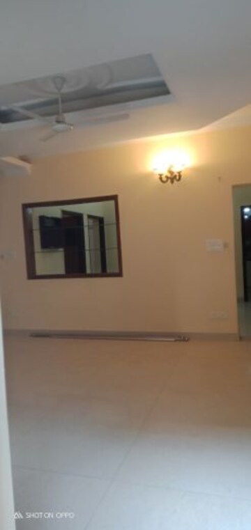 Room in 2 BHK Apartment at Vasant Kunj – for Rent