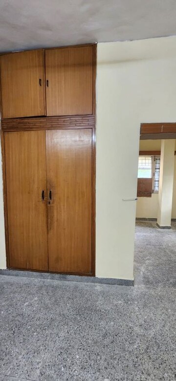 Room in 2 BHK Apartment at Vasant Kunj – for Rent