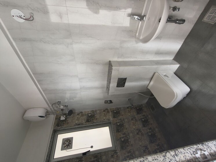 Bathroom, naman-premier 1 Bedroom 550 Sq.Ft. Apartment In Andheri East Mumbai 9788135