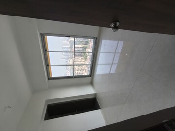 Room in 1 BHK Apartment at Naman Premier, Andheri East – for Rent