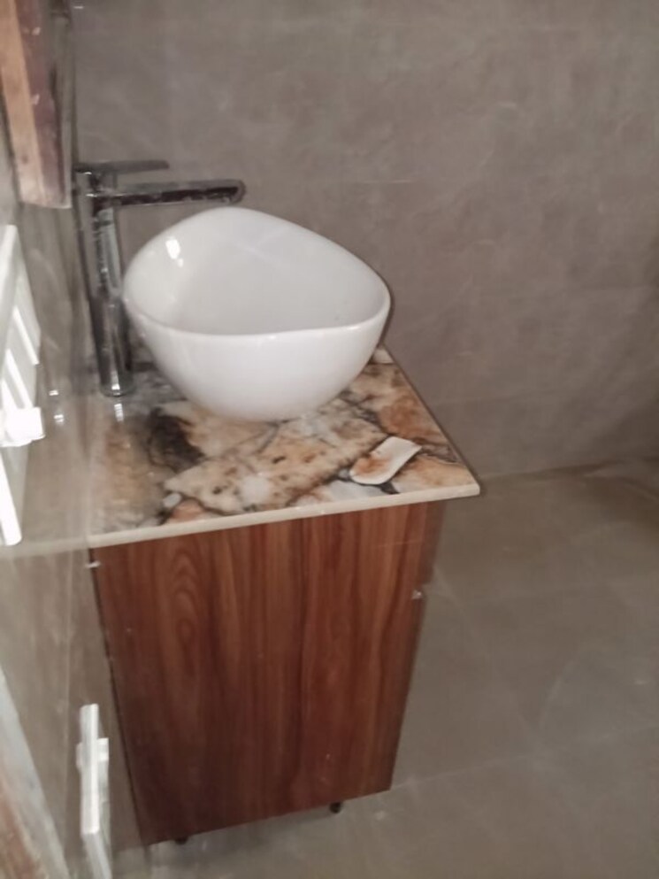 Bathroom, rwa-apartments-sector-26 3 Bedroom 2500 Sq.Ft. Apartment In Sector 26 Noida 9788140