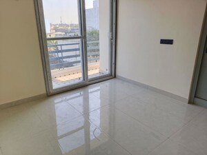 Room in 2 BHK Apartment at Signature The Millennia 3, Sector 37d – for Rent