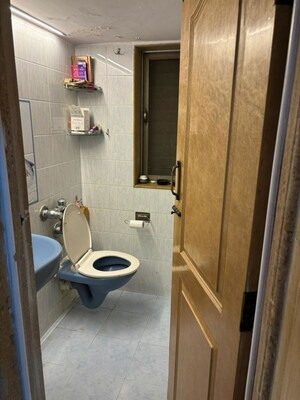 Bathroom in 1 BHK Apartment at Evening Glory, Chandivali – for Rent
