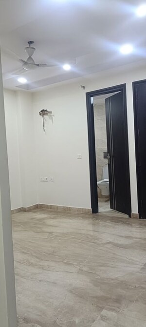 Room in 3 BHK Builder Floor at Shreshtha Vihar – for Sale