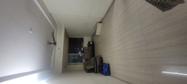  Parking, pride-presidency-luxuria 1 Bedroom 650 Sq.Ft. Apartment In Ghodbunder Road Thane 9788184