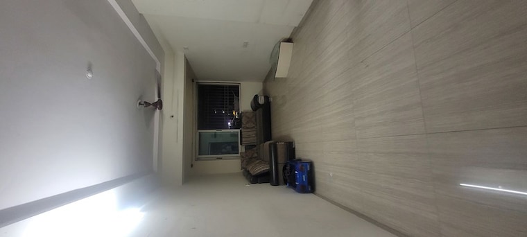  Parking, pride-presidency-luxuria 1 Bedroom 650 Sq.Ft. Apartment In Ghodbunder Road Thane 9788184