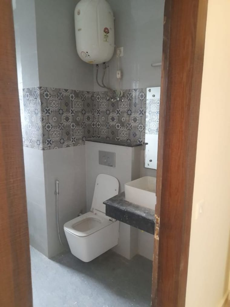 Bathroom, pioneer-park-araya 3.5 Bedroom 2438 Sq.Ft. Apartment In Sector 61 Gurgaon 9788197