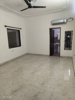 4 BHK + Servant Room Apartment For Sale in Bestech Park View Spa