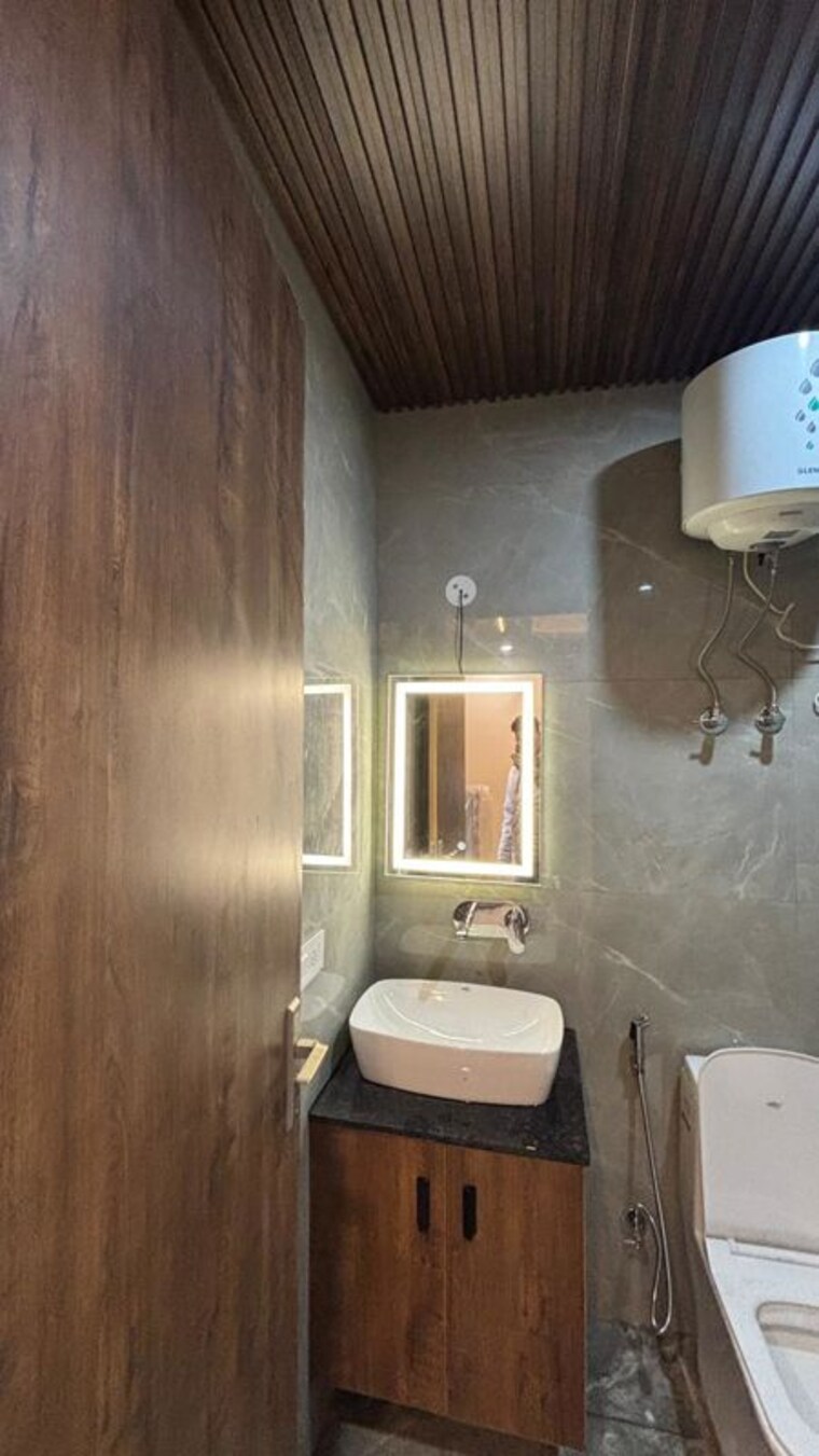 Bathroom, ireo-skyon 4 Bedroom 2800 Sq.Ft. Apartment In Sector 60 Gurgaon 9788225