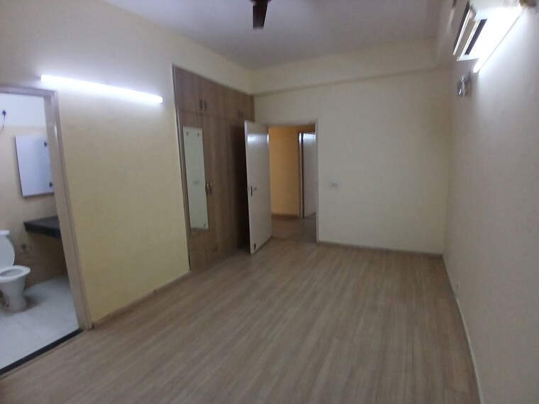 Room, pioneer-park-phase-1 3 Bedroom 2439 Sq.Ft. Apartment In Sector 61 Gurgaon 9788233