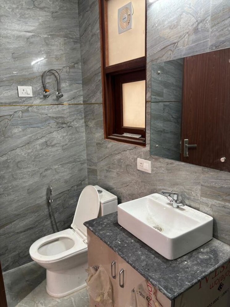 Bathroom, ardee-city 3.5 Bedroom 1800 Sq.Ft. Builder Floor In Sector 52 Gurgaon 9788245