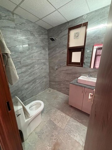 Bathroom in 3.5 BHK Builder Floor at Ardee City, Sector 52 – for Rent
