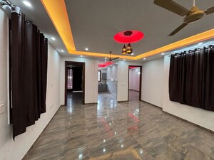 Building Lobby in 3.5 BHK Builder Floor at Ardee City, Sector 52 – for Rent