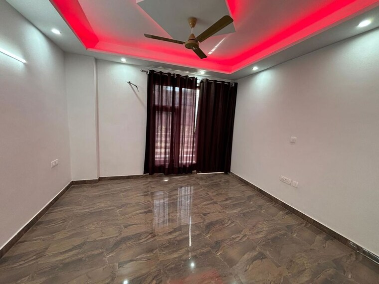 Room, ardee-city 3.5 Bedroom 1800 Sq.Ft. Builder Floor In Sector 52 Gurgaon 9788245