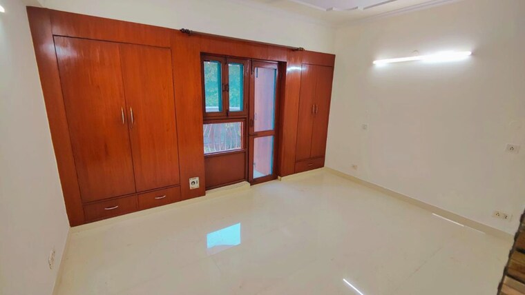 Room, sector 23 dwarka 3 Bedroom 1500 Sq.Ft. Apartment In Sector 23 Dwarka Delhi 9788265