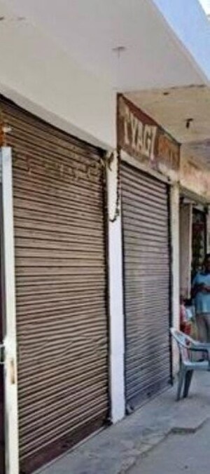  Shop For Rent in Yamuna Vihar