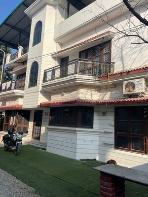 6 BHK Independent House – Exterior View View at Dalanwala - for Rent