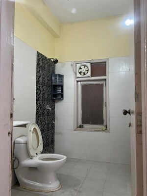 Bathroom in 2 BHK Builder Floor at Ansal Royale Casa, Sector 55 – for Rent