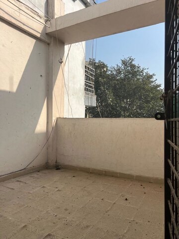 Balcony in 2 BHK Builder Floor at Ansal Royale Casa, Sector 55 – for Rent