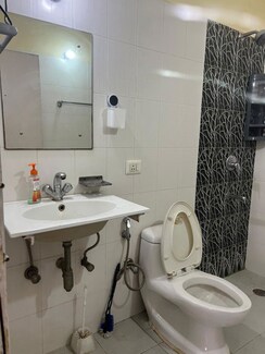 2 BHK + Pooja Room Builder Floor For Rent in Ansal Royale Casa