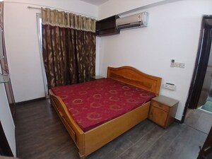 Bedroom in 2 BHK Apartment at DLF Regency Park I, Dlf Phase iv – for Rent