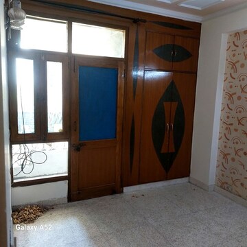 Room in 3 BHK Apartment at Sector 18 Dwarka – for Rent
