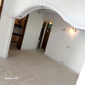 Room in 3 BHK Apartment at Sector 18 Dwarka – for Rent