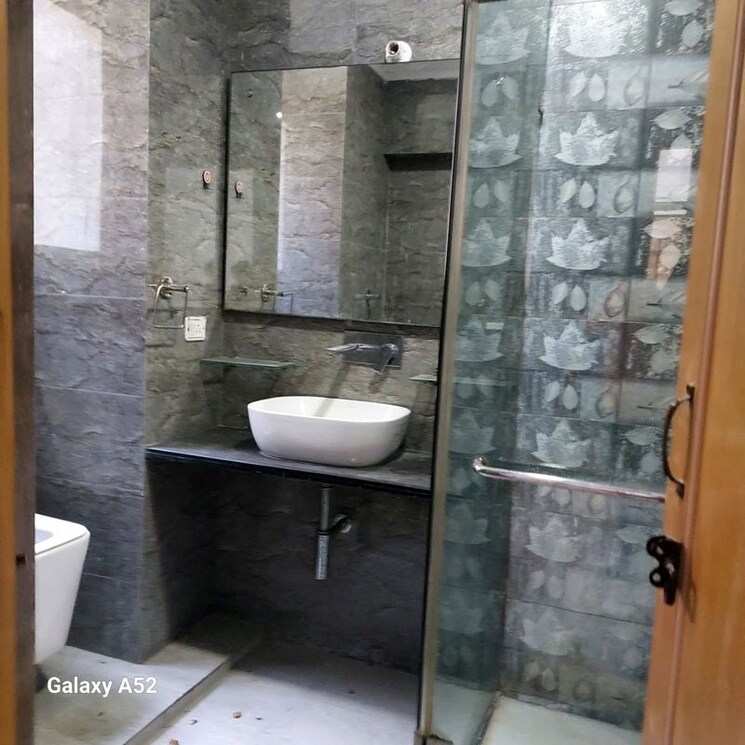 Bathroom, sector 18 dwarka 3 Bedroom 1400 Sq.Ft. Apartment In Sector 18 Dwarka Delhi 9788290