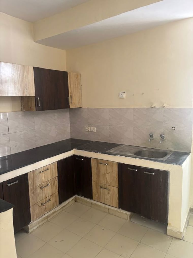 Kitchen, gaurabagh 2 Bedroom 995 Sq.Ft. Apartment In Gaurabagh Lucknow 9788250