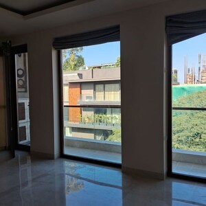 Room in 4 BHK Builder Floor at Panchsheel Park – for Rent