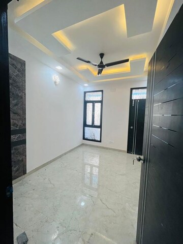 Room in 3 BHK Apartment at Sector 23 Dwarka – for Rent