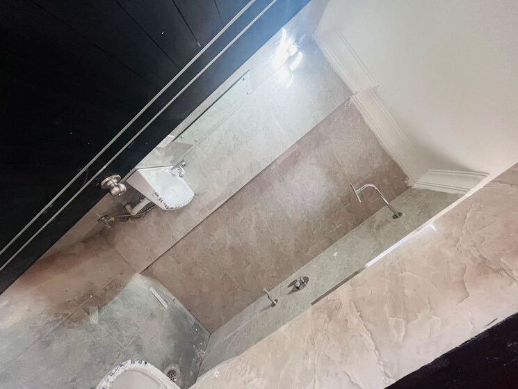 Bathroom, sector 23 dwarka 3 Bedroom 1500 Sq.Ft. Apartment In Sector 23 Dwarka Delhi 9788312