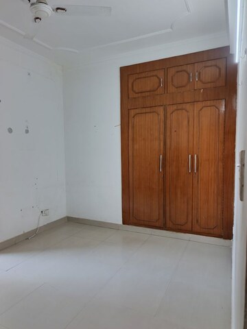 Room in 3 BHK Apartment at Sector 22 Dwarka – for Rent