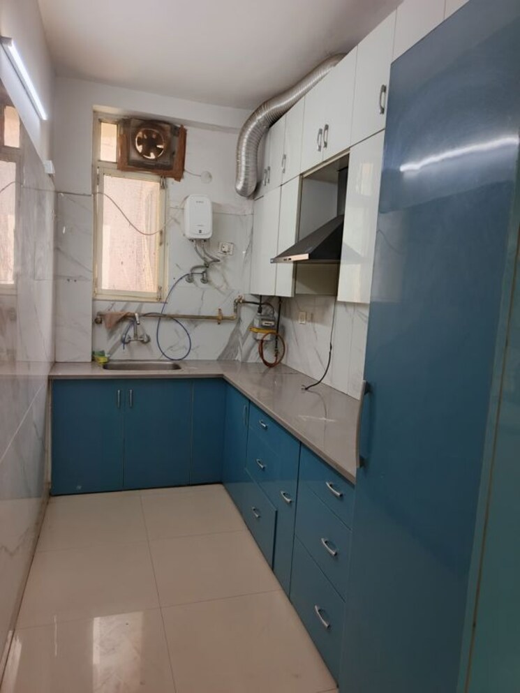 Kitchen, sector 22 dwarka 3 Bedroom 1500 Sq.Ft. Apartment In Sector 22 Dwarka Delhi 9788334