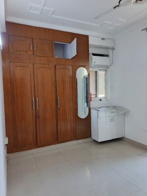 Room in 3 BHK Apartment at Sector 22 Dwarka – for Rent