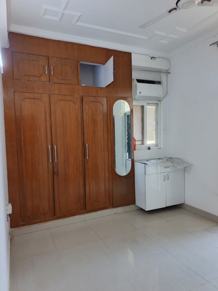 Room, sector 22 dwarka 3 Bedroom 1500 Sq.Ft. Apartment In Sector 22 Dwarka Delhi 9788334