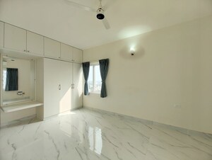 Room in 4 BHK Apartment at Laurels Chaitaniya, Alwarpet – for Rent