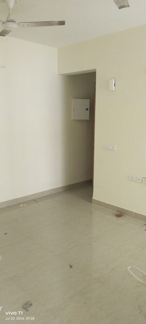 Room in 3 BHK Builder Floor at Adani Samsara, Sector 60 – for Rent