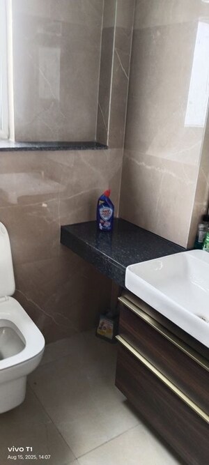 Bathroom in 3 BHK Builder Floor at Smart World Orchard, Sector 61 – for Rent